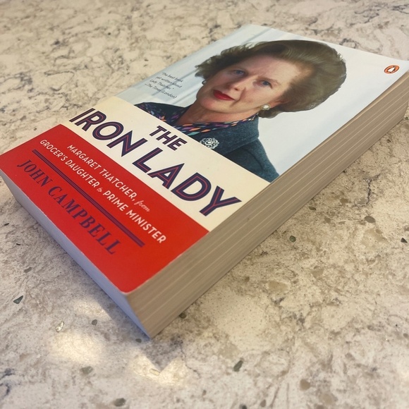 Paperback book - The Iron‎ Lady - Picture 2 of 6